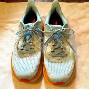 Hoka Clifton 8s